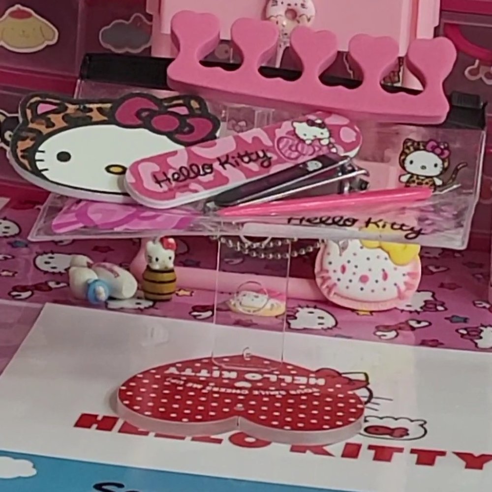 Hello Kitty Limited Edition 5pcs Nail Art Tool Set - Picture 2 of 5